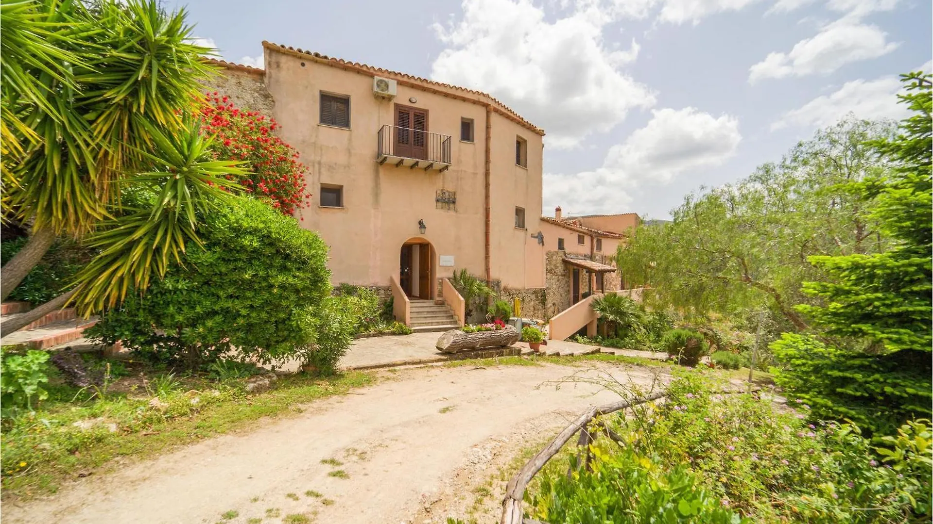 2 Bedroom Beautiful Home In San Giuseppe Jato Дом отдыха