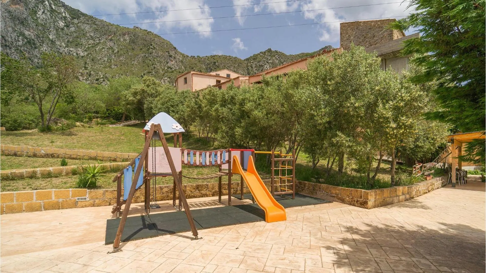 2 Bedroom Beautiful Home In San Giuseppe Jato Holiday home